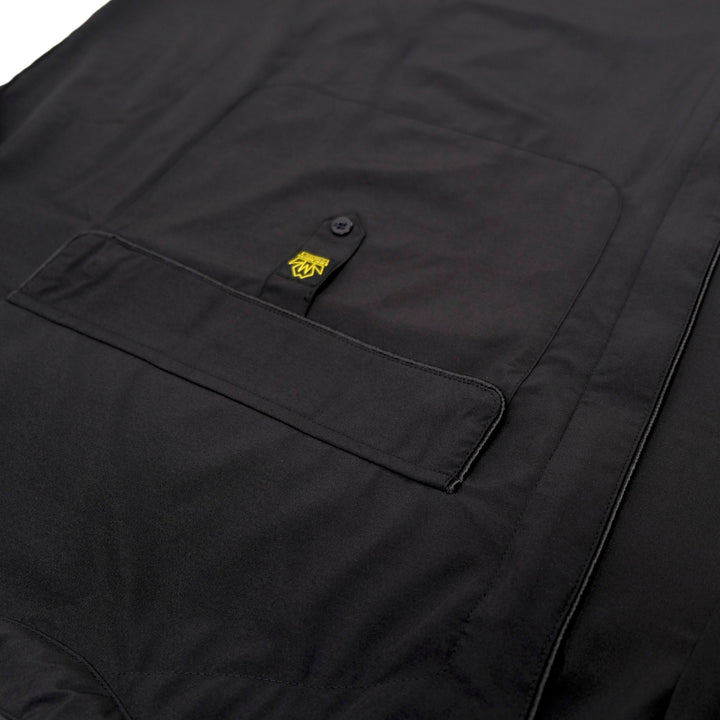  Front pocket barber smock view